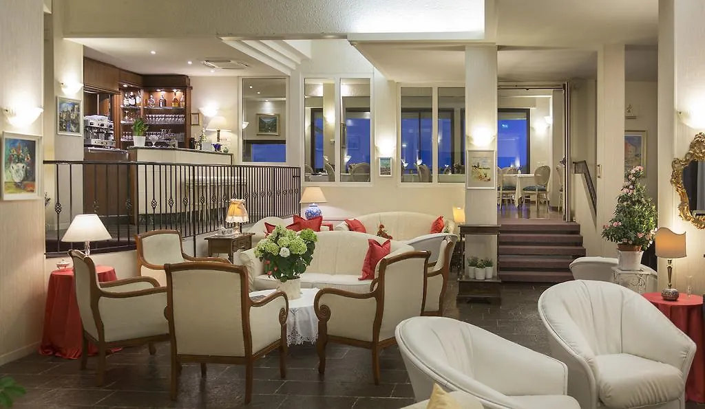 Hotel Admiral - On The Beach Riccione 3*,  Italia