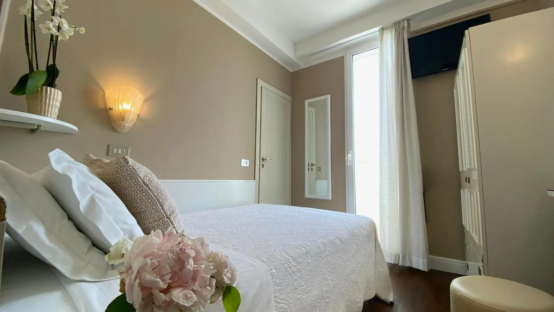 Hotel Admiral - On The Beach Riccione 3*,  Italie